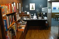 Au Praxinoscope Animation Store ＆ Galleryの内観。