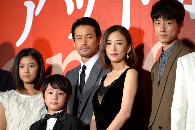 竹野内豊 高い高い で子供と触れあった At Home 撮影現場振り返る 映画ナタリー 竹野内豊 高い高い で子供と触れあった At Home 撮影現場振り返る 映画ナタリー