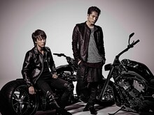 「HiGH&LOW」雨宮兄弟を演じるEXILE TAKAHIRO（左）、登坂広臣（右）。(c)HiGH&LOW製作委員会