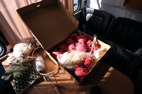 撮影のために用意されたクーキーのパペット。(c)2010 Biograf Jan Svêráｋ, Phoenix Film investments, Ceská televize a RWE.