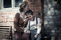 「ふたつの名前を持つ少年」 (c)2013 Bittersuess Pictures