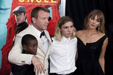 家族と一緒に登場したガイ・リッチー。(c)Mayumi Nashida