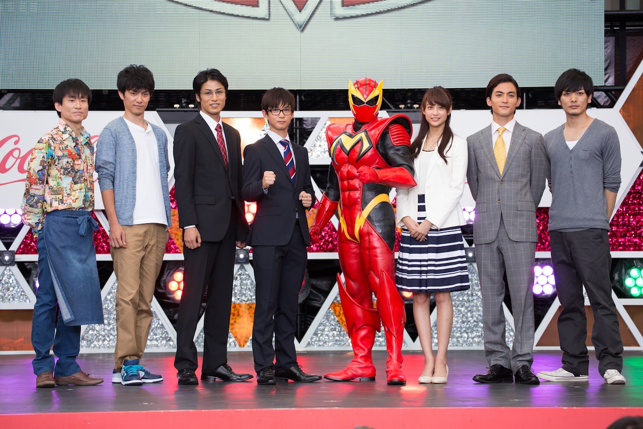 「Mr.マックスマン」トークショーの様子。左からなだぎ武、青木玄徳、丸山敦史、千葉雄大、Mr.マックスマン、山本美月、永瀬匡、久保田悠来。