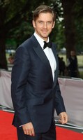 「ダウントン・アビー」BAFTA特別賞授与式に出席したダン・スティーヴンス。（写真提供：WENN.com / ゼータ イメージ）
