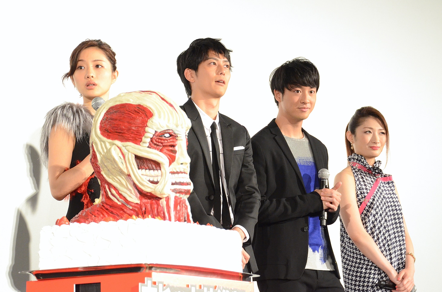 舞台挨拶の様子。左から、石原さとみ、平岡祐太、渡部秀、武田梨奈。