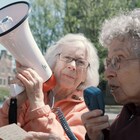 92歳と86歳のおばあちゃんだけどなんか相談ある?シャーリー&ヒンダがお悩み募集