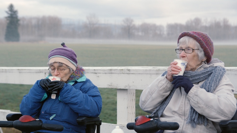 「シャーリー＆ヒンダ ウォール街を出禁になった2人」 Faction Film(c)2013