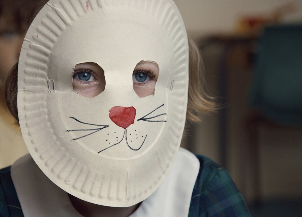 キネコ国際映画祭表彰式、小学生の審査員たちが堂々と受賞作を発表