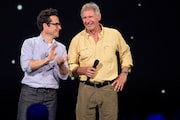 左からJ.J.エイブラムス、ハリソン・フォード。