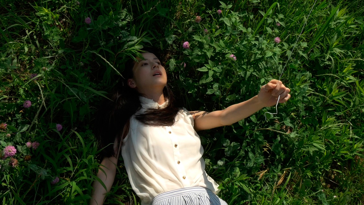 「××× KISS KISS KISS」より、「儀式」。(c)film bandit