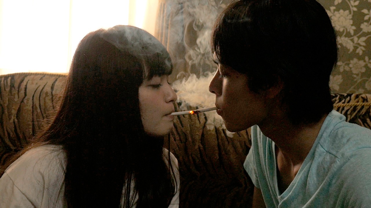 「××× KISS KISS KISS」より、「背後の虚無」。(c)film bandit