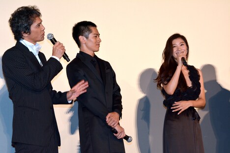 加藤雅也から「普段はふにゃんふにゃんしてる」と暴露される篠原涼子。