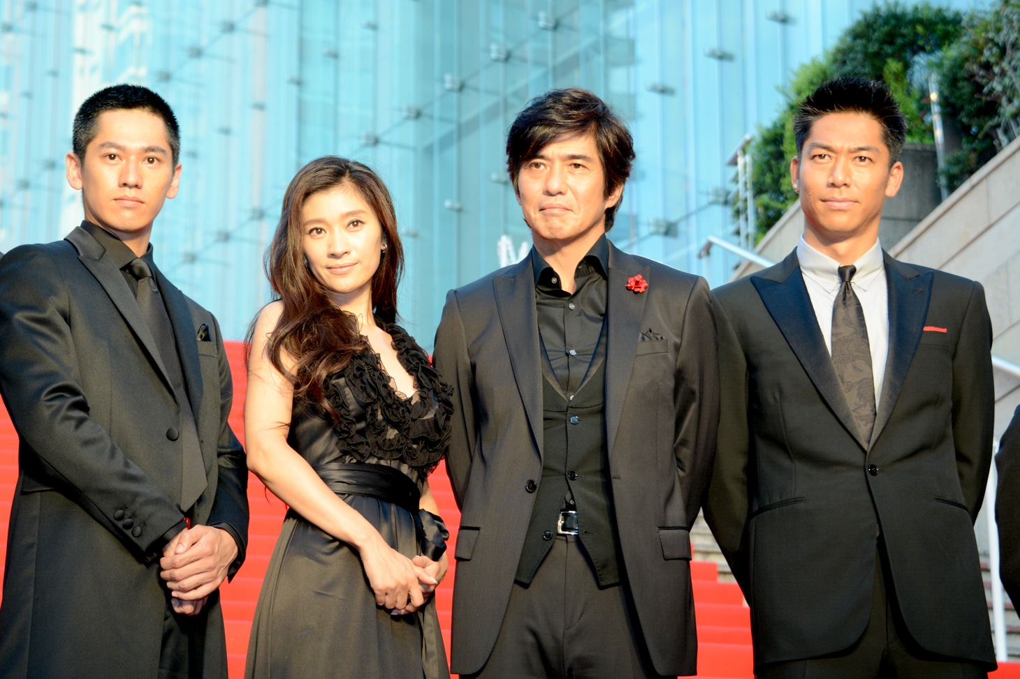 「アンフェア the end」ジャパンプレミアにて、左から永山絢斗、篠原涼子、佐藤浩市、EXILE・AKIRA。