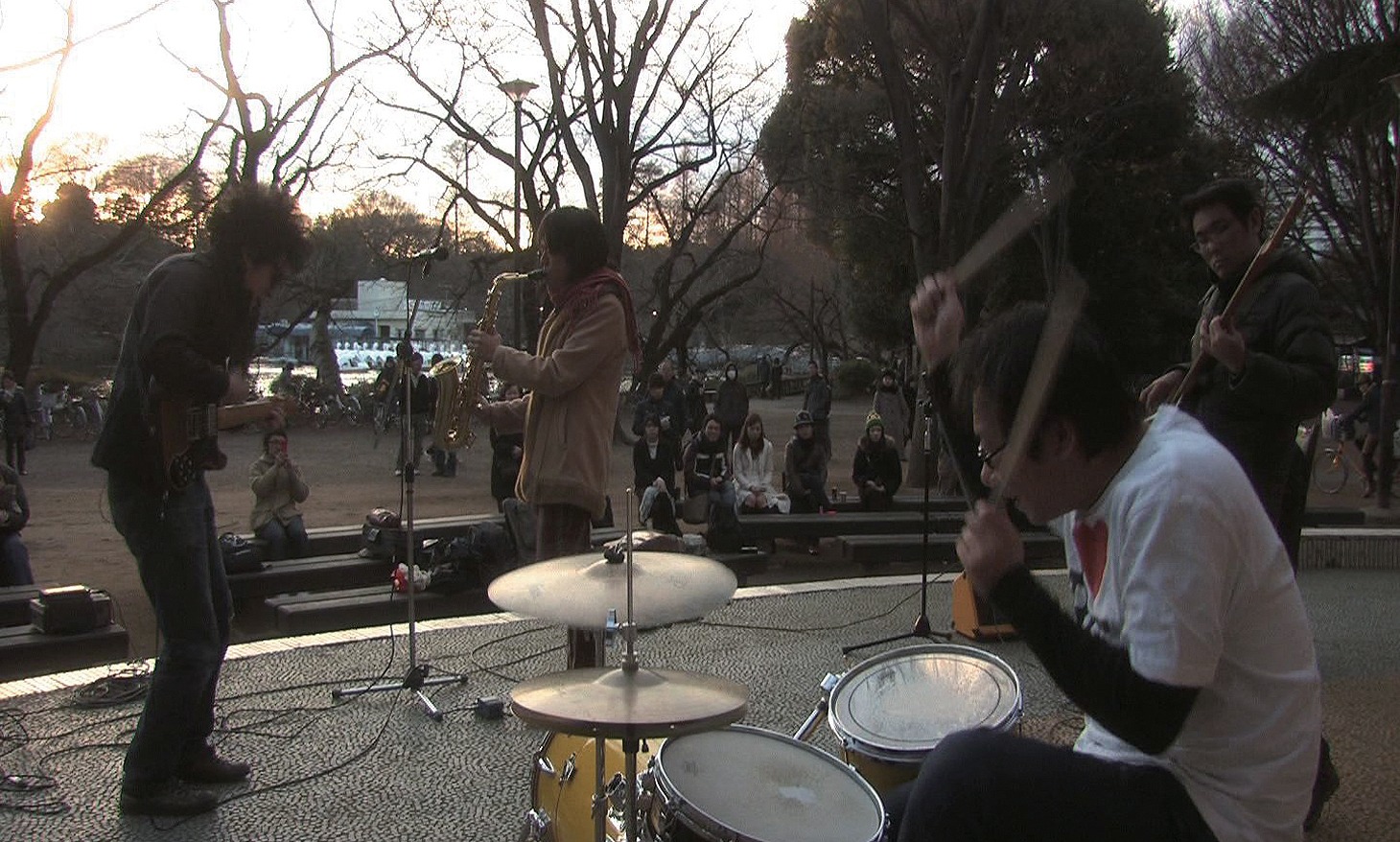 「ライブテープ」 (c)2009 TipTop