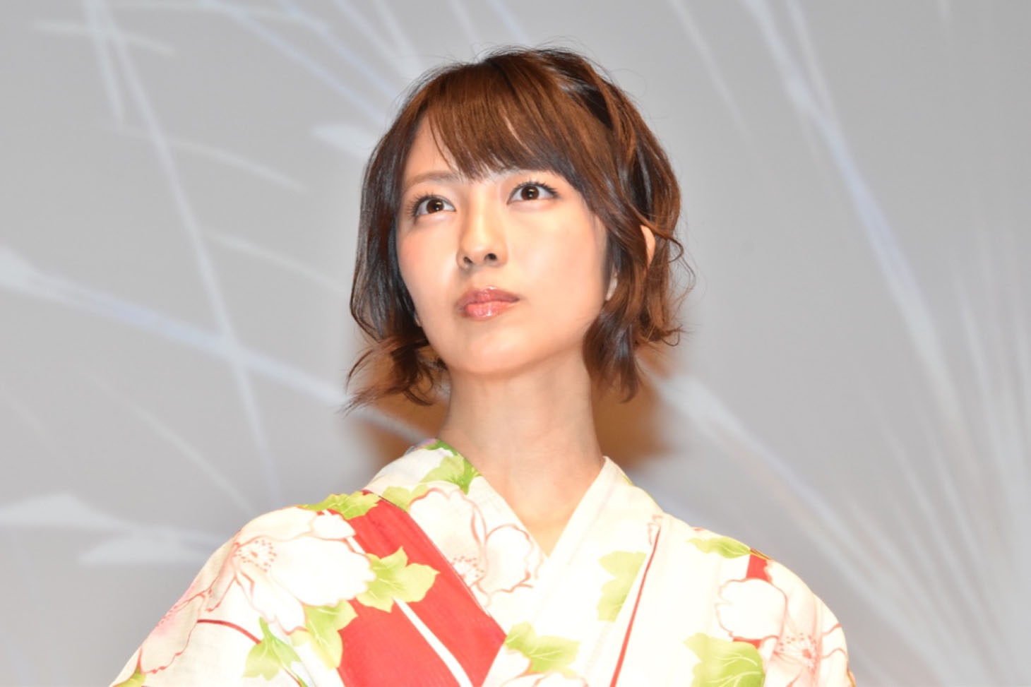 小島梨里杏