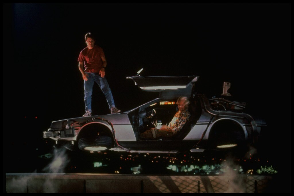 「BTTF」30周年イベント、デロリアンがリサイクル燃料でお台場を走行