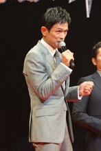 映画について熱弁する江口洋介。