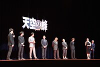 佐藤二朗が松島花に告白する場面。