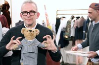 「JEAN-PAUL GAULTIER AT WORK」 (Photo:Victor Boyko Getty Images) (c)ARTE G.E.I.E. / BANGUMI / DERALF / RMN-GRAND PALAIS / 2015