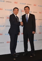 左からKDDIの代表取締役執行役員専務・高橋誠氏、テレビ朝日の常務取締役・角南源五氏。