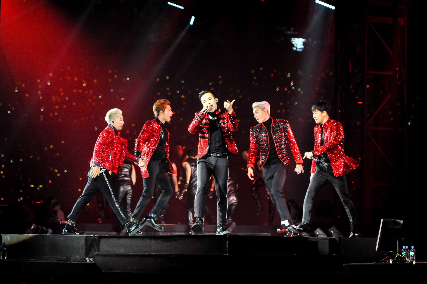 「BIGBANG JAPAN DOME TOUR 2014～2015 "X"」より。