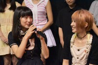 左から蒼波純、みさこ。