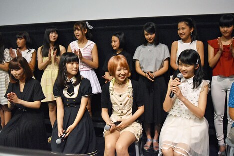 「女子の事件は大抵、トイレで起こるのだ。」劇場版2部作の初日舞台挨拶の様子。