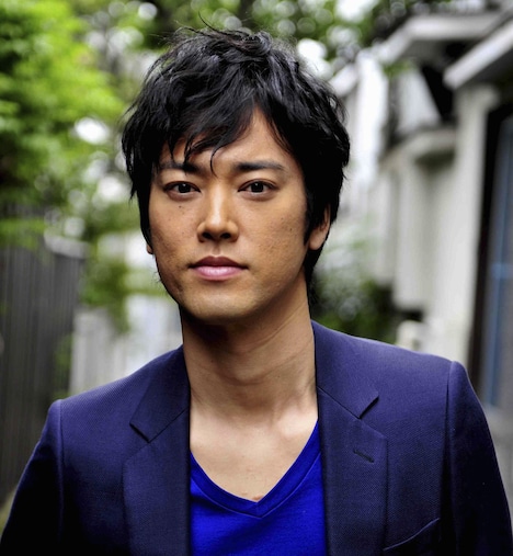 MOZUスピンオフ「大杉探偵事務所～砕かれた過去編」三島彰文役の桐谷健太。