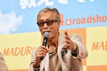 劇中のヴィンセントが少年に教えるように、自身が子供の頃は「飲んでみな」「吸ってみな」と言われて育ったと話す岩城滉一。