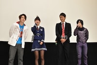 「仮面ライダードライブ」のキャストたち。