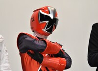 気を取り直したアカニンジャー。