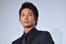 神御蔵一號役の向井理。