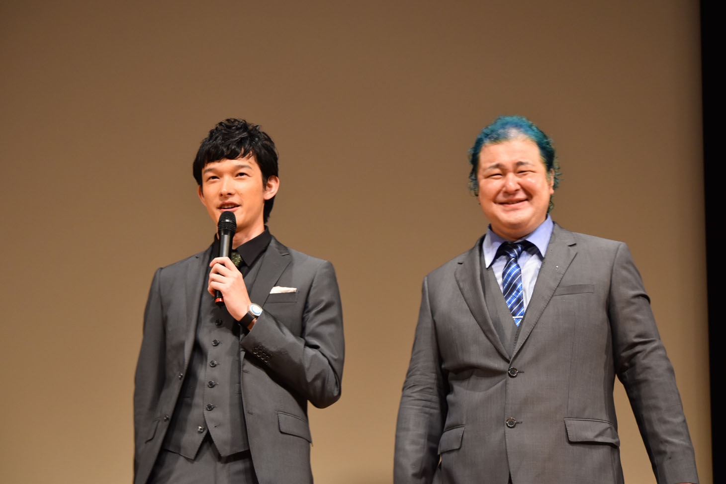 左から伊藤陽佑、稲田徹。