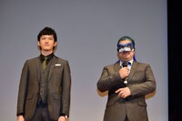 左から伊藤陽佑、稲田徹。