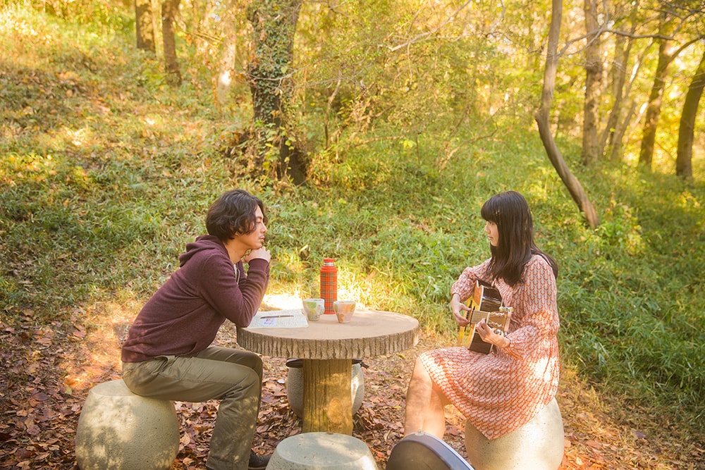 哲学者と少女の奇妙な駆け引き描く、榎本憲男の新作「森のカフェ」12月公開