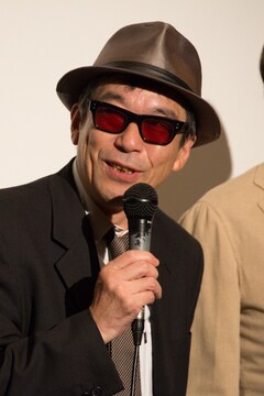 矢崎仁司 Kiss Kiss Kiss 初日舞台挨拶でキャスト陣にキス促す 映画ナタリー
