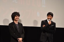 左から池松壮亮、西島秀俊。