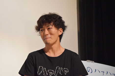 思わず涙ぐむ松居大悟。