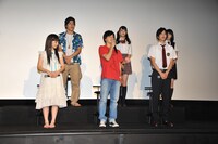 実写ドラマ「あの日見た花の名前を僕達はまだ知らない。」完成披露試写会の様子。