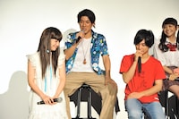 実写ドラマ「あの日見た花の名前を僕達はまだ知らない。」完成披露試写会の様子。