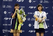 「ライオンズの勝利を心が叫びたがってるんだ。 Supported by 超平和バスターズ」トークショーの様子。左から茅野愛衣、水瀬いのり。