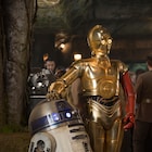 「スター・ウォーズ」名コンビ写真解禁、R2-D2となぜか左腕が赤いC-3PO