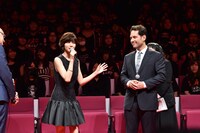 「ポールさんの大ファンなんです！」と語る内田有紀（左）とポール・ラッド（右）。