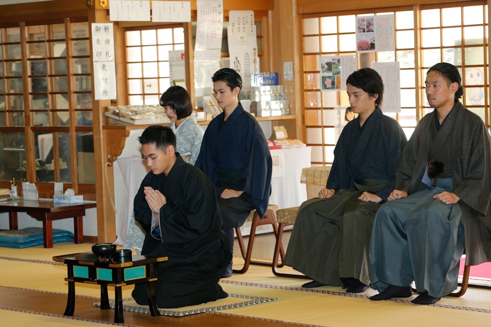 寛永寺開山堂にて行われた「合葬」彰義隊・御供養＆大ヒット祈願イベントの様子。