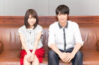 「ストロボ・エッジ」ビジュアルコメンタリー収録現場にて。左から有村架純、福士蒼汰。