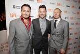 第40回トロント国際映画祭「ブラック・スキャンダル」北米プレミアの様子。左からジョニー・デップ、スコット・クーパー、ジョエル・エドガートン。