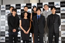 「図書館戦争 THE LAST MISSION」完成記念トークショーの様子。上段左から佐藤信介、橋本じゅん、西田尚美、石坂浩二、下段左から福士蒼汰、榮倉奈々、田中圭、松坂桃李。