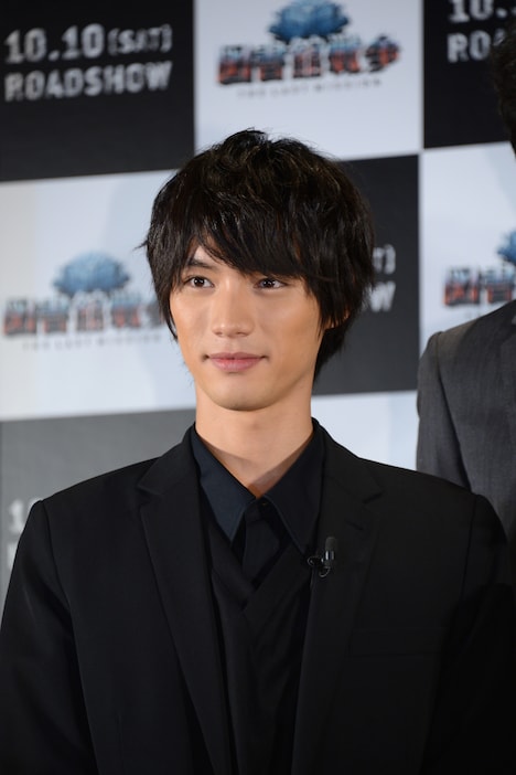 手塚光役の福士蒼汰。