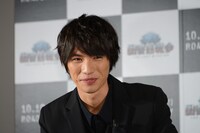 手塚光役の福士蒼汰。