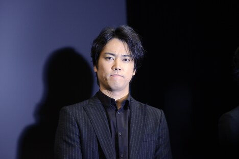 大越組長の遺児・大輔役の桐谷健太。